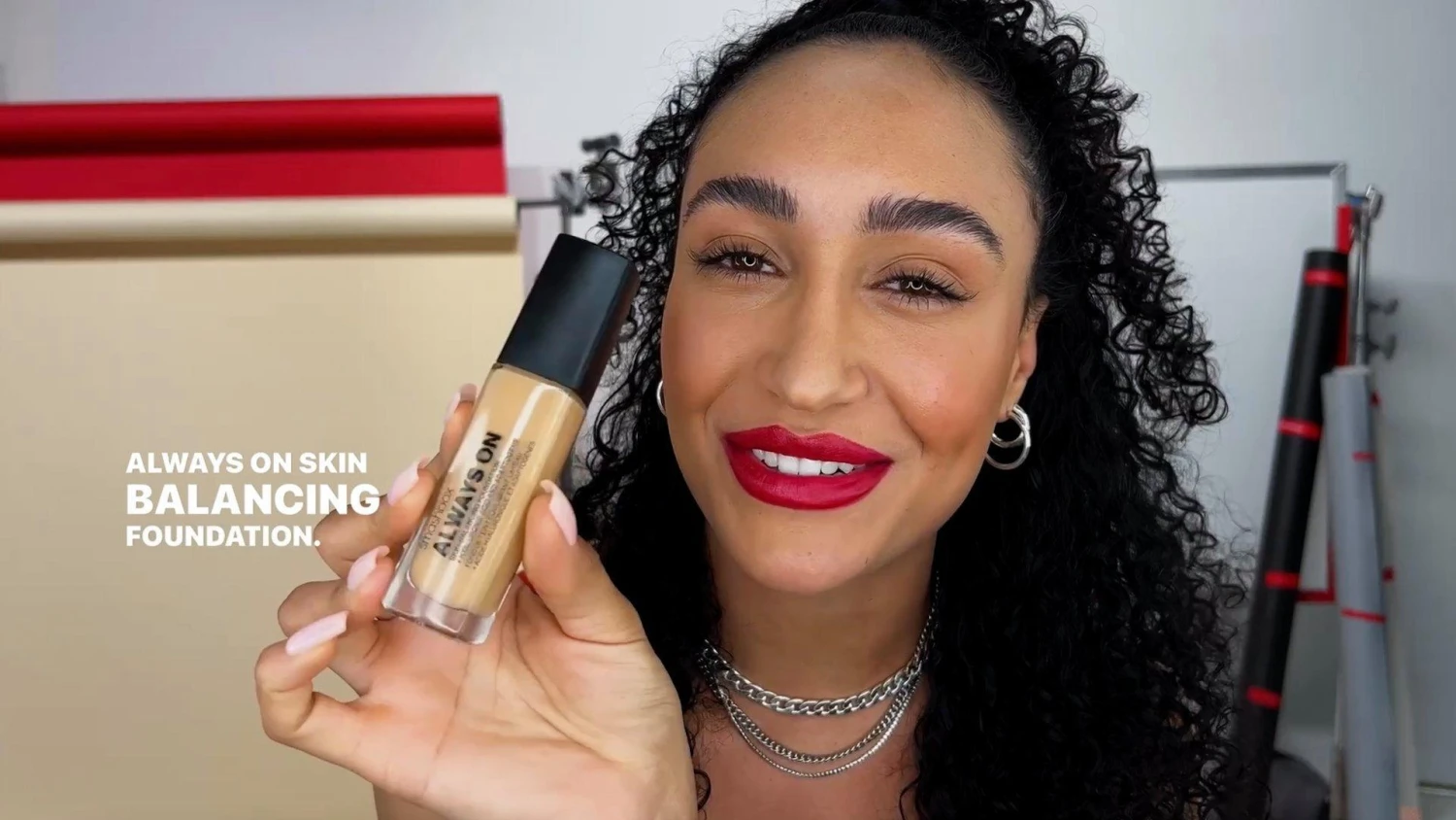 Smashbox Always On Skin-Balancing Foundation With Hyaluronic Acid + Adaptogens 3 Smashbox Always On Skin-Balancing Foundation With Hyaluronic Acid + Adaptogens - Image 3