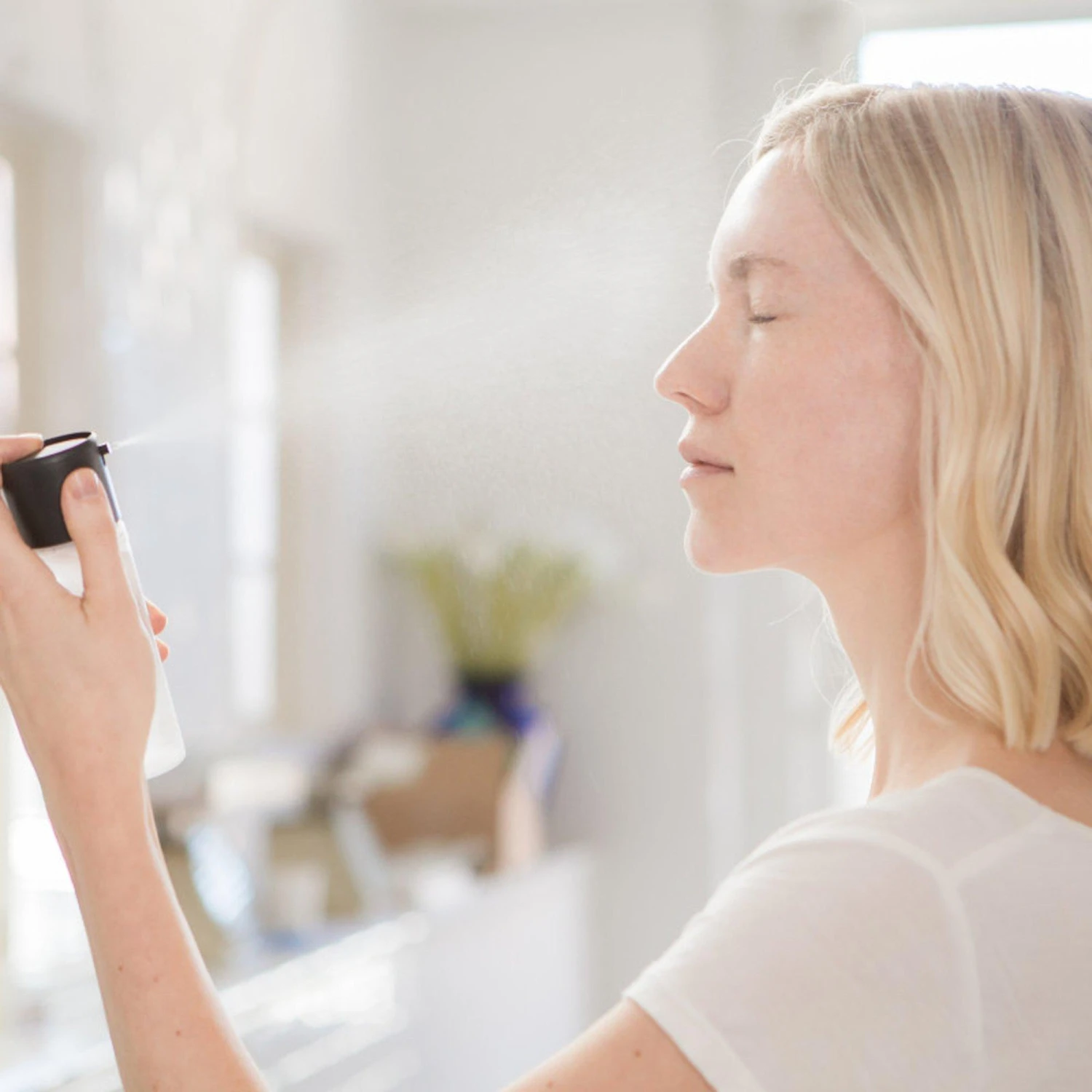 MAC Prep + Prime Fix+ Primer And Setting Spray 2 MAC Prep + Prime Fix+ Primer And Setting Spray - Image 2