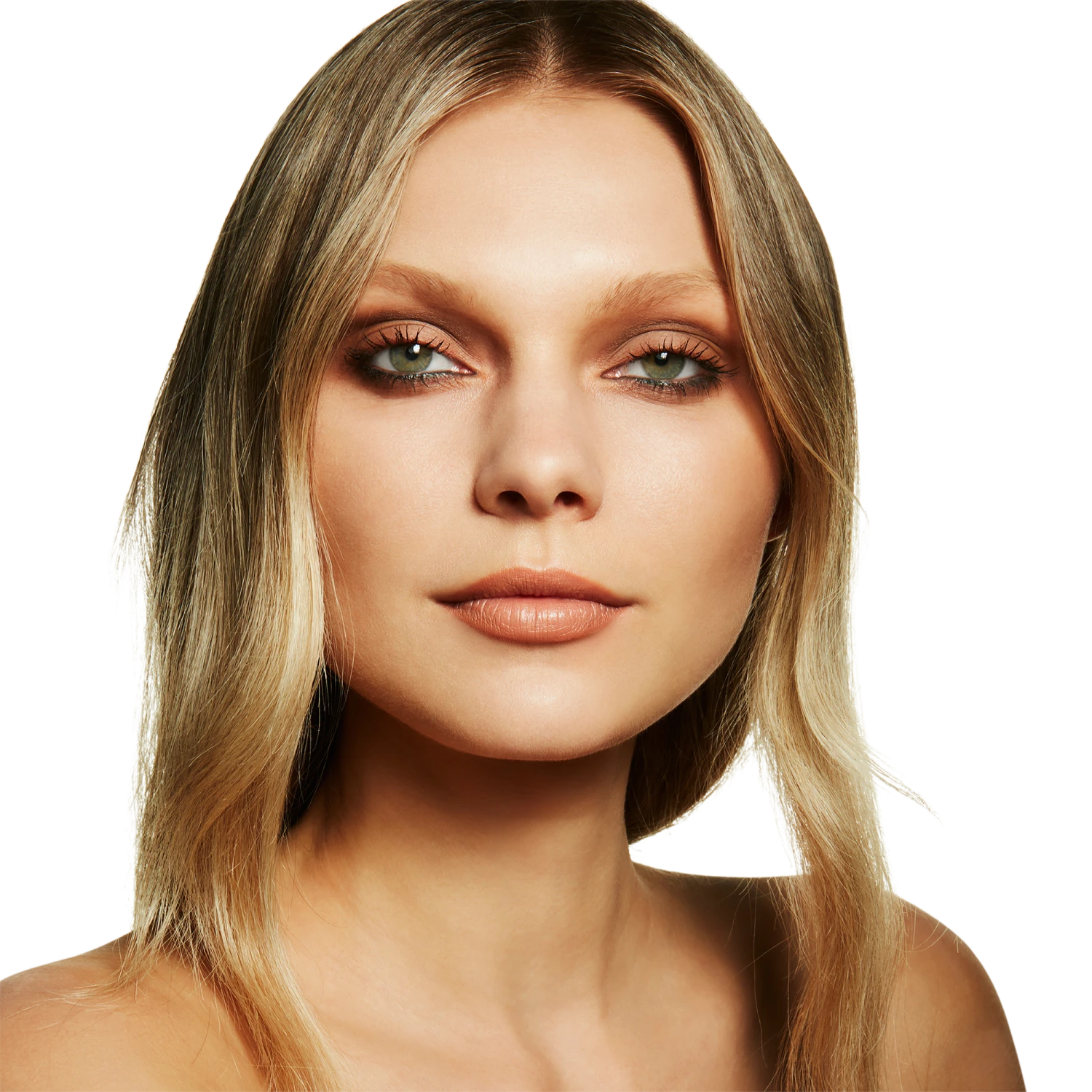 MAC Mineralize Skinfinish Natural Face Powder 2 MAC Mineralize Skinfinish Natural Face Powder - Image 2