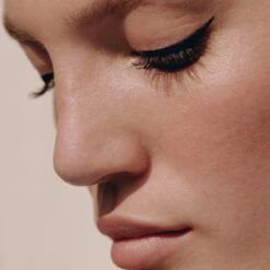 Fresh Lines Liquid Eyeliner 11 Fresh Lines Liquid Eyeliner -Outlet Rosmiral Store 2553307cm alt03