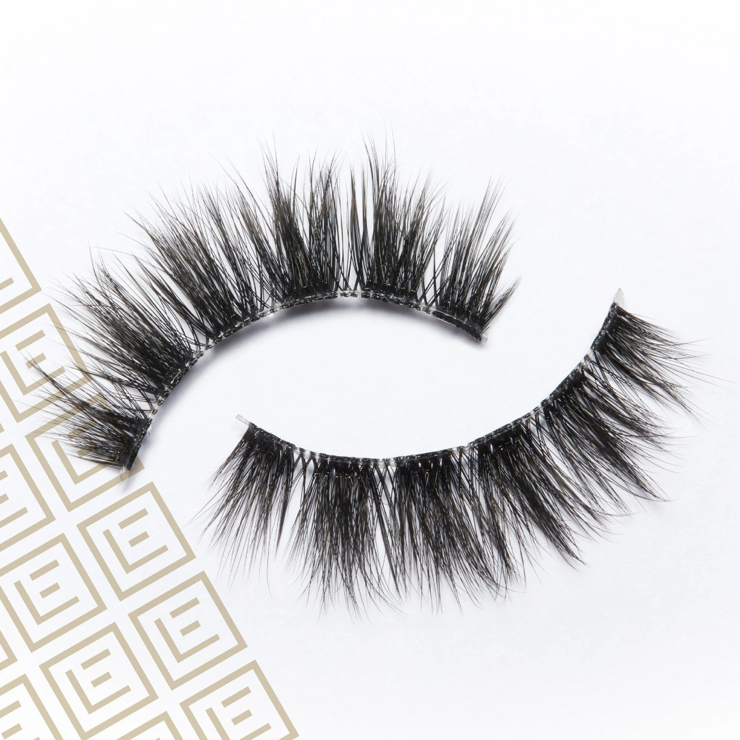 Luxe Cashmere No. 8 Eyelashes 7 Luxe Cashmere No. 8 Eyelashes - Image 7