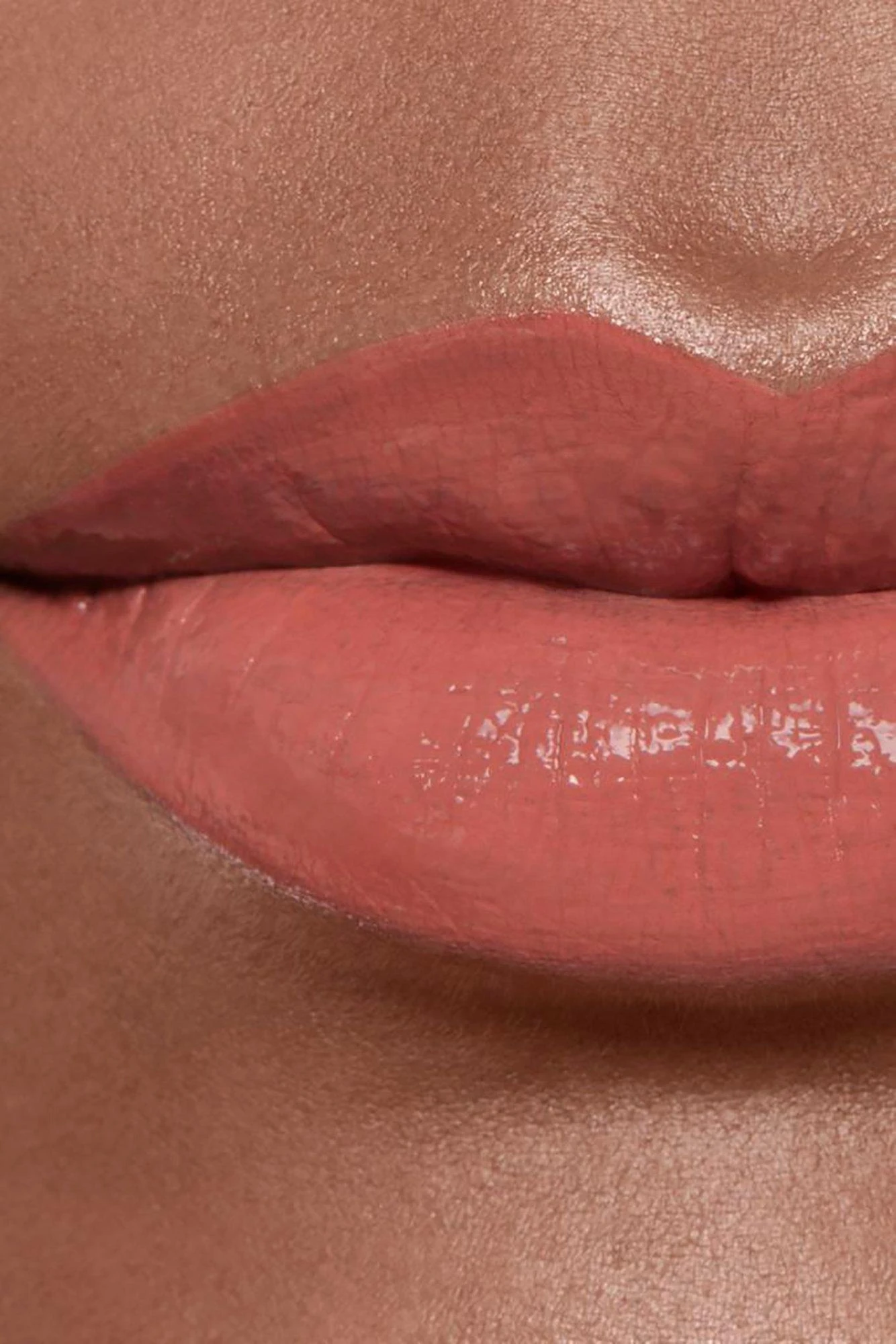 Chanel ROUGE COCO BLOOM Hydrating Plumping Intense Shine Lip Colour 2 Chanel ROUGE COCO BLOOM Hydrating Plumping Intense Shine Lip Colour - Image 2