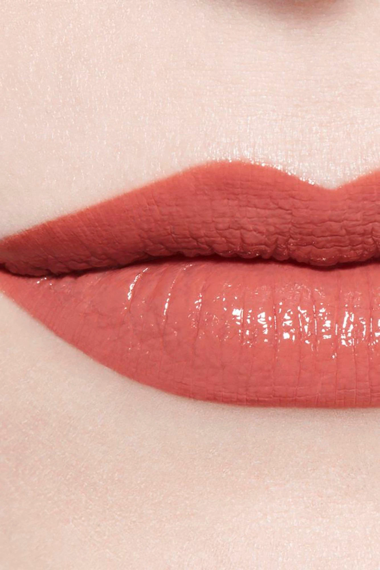 Chanel ROUGE COCO BLOOM Hydrating Plumping Intense Shine Lip Colour 5 Chanel ROUGE COCO BLOOM Hydrating Plumping Intense Shine Lip Colour - Image 5