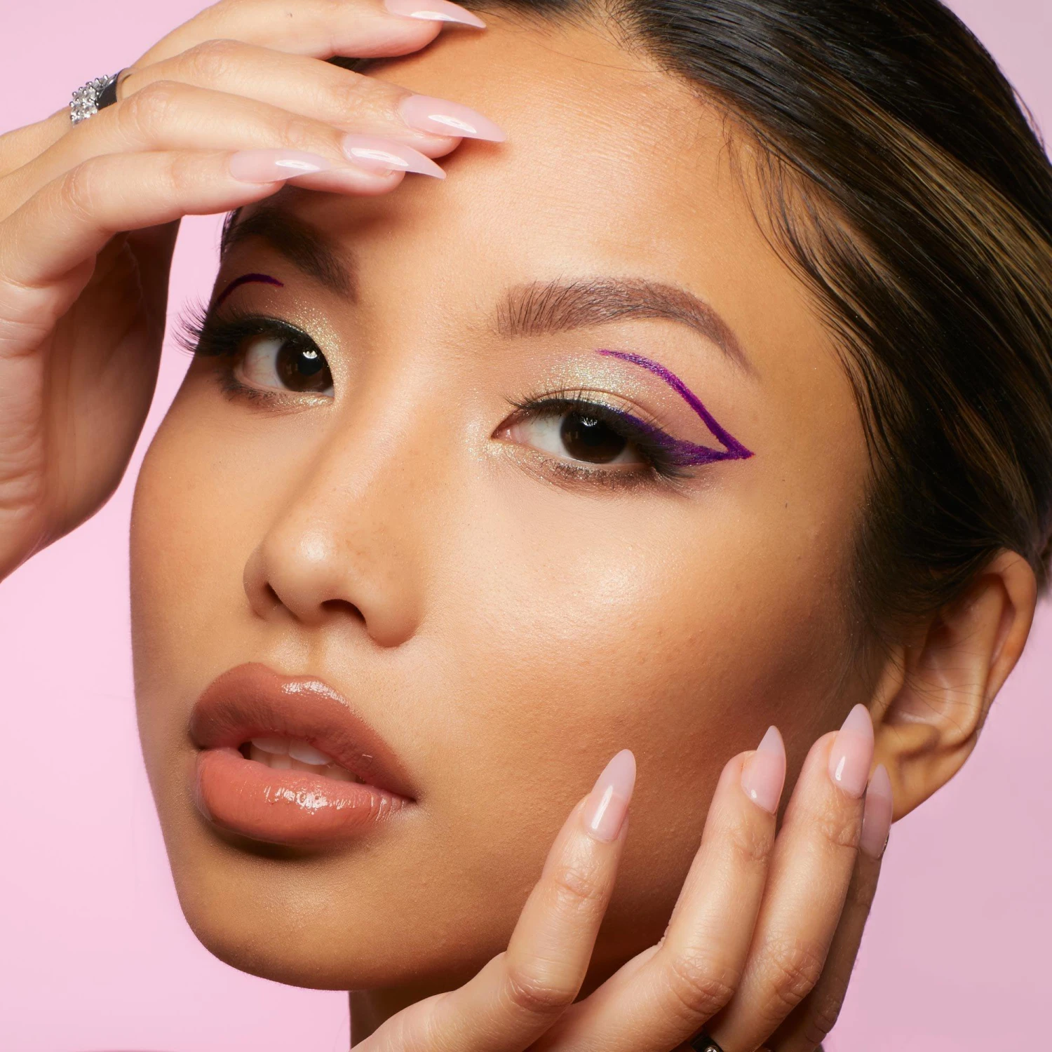 Soo Vivid! Magnetic Eyeliner Pen 4 Soo Vivid! Magnetic Eyeliner Pen - Image 4