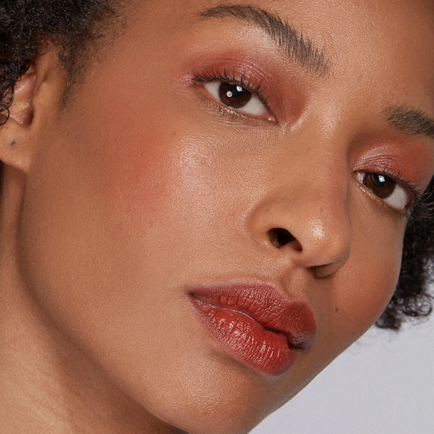 Lip To Lid 3 In 1 Balmies Duo - Strawberry + Cherry 5 Lip To Lid 3 In 1 Balmies Duo - Strawberry + Cherry - Image 5