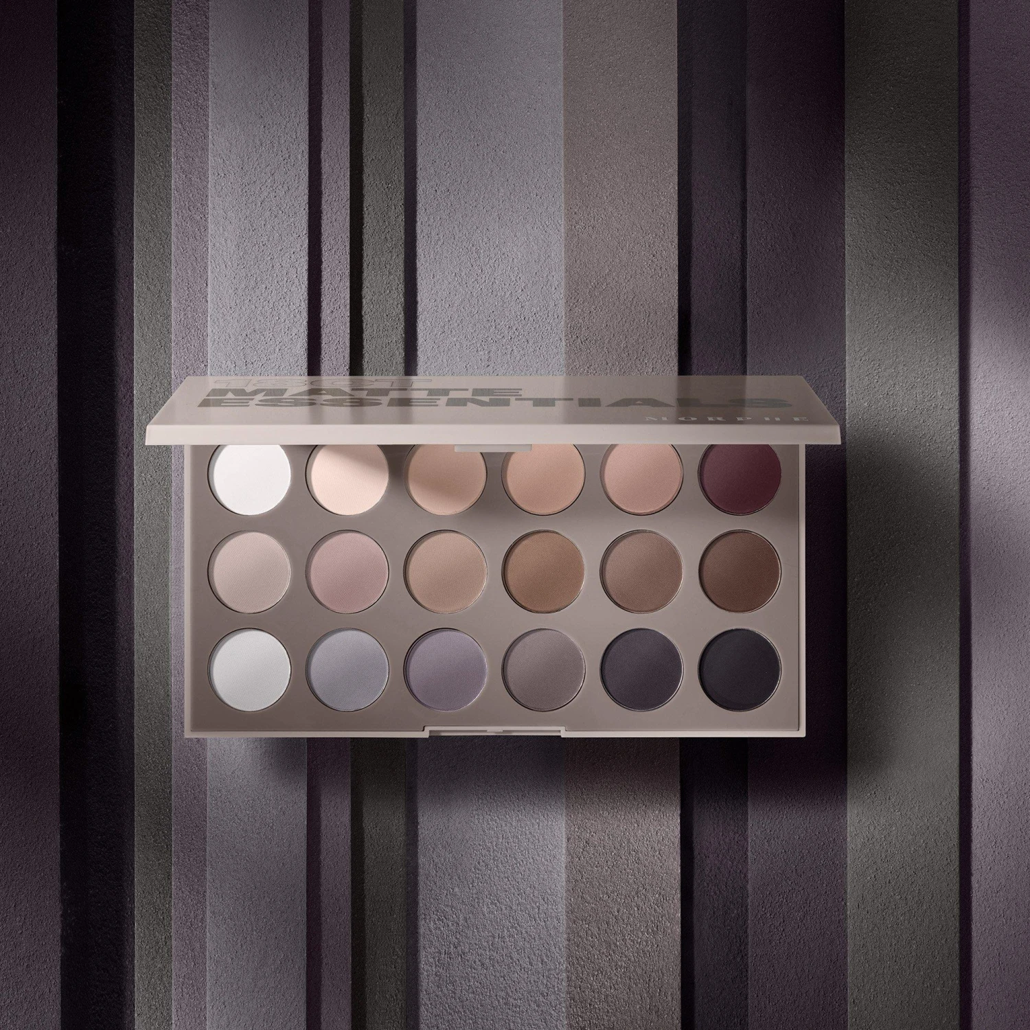 18CT Matte Essentials Artistry Palette 3 18CT Matte Essentials Artistry Palette - Image 3