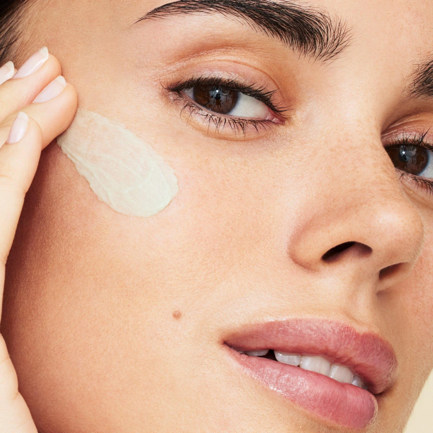 Bareminerals PRIME TIME Redness Reducing Primer 2 Bareminerals PRIME TIME Redness Reducing Primer - Image 2