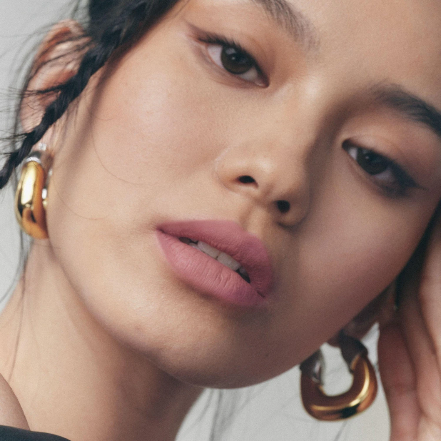 Icon Velvet Liquid Lipstick 7 Icon Velvet Liquid Lipstick - Image 7