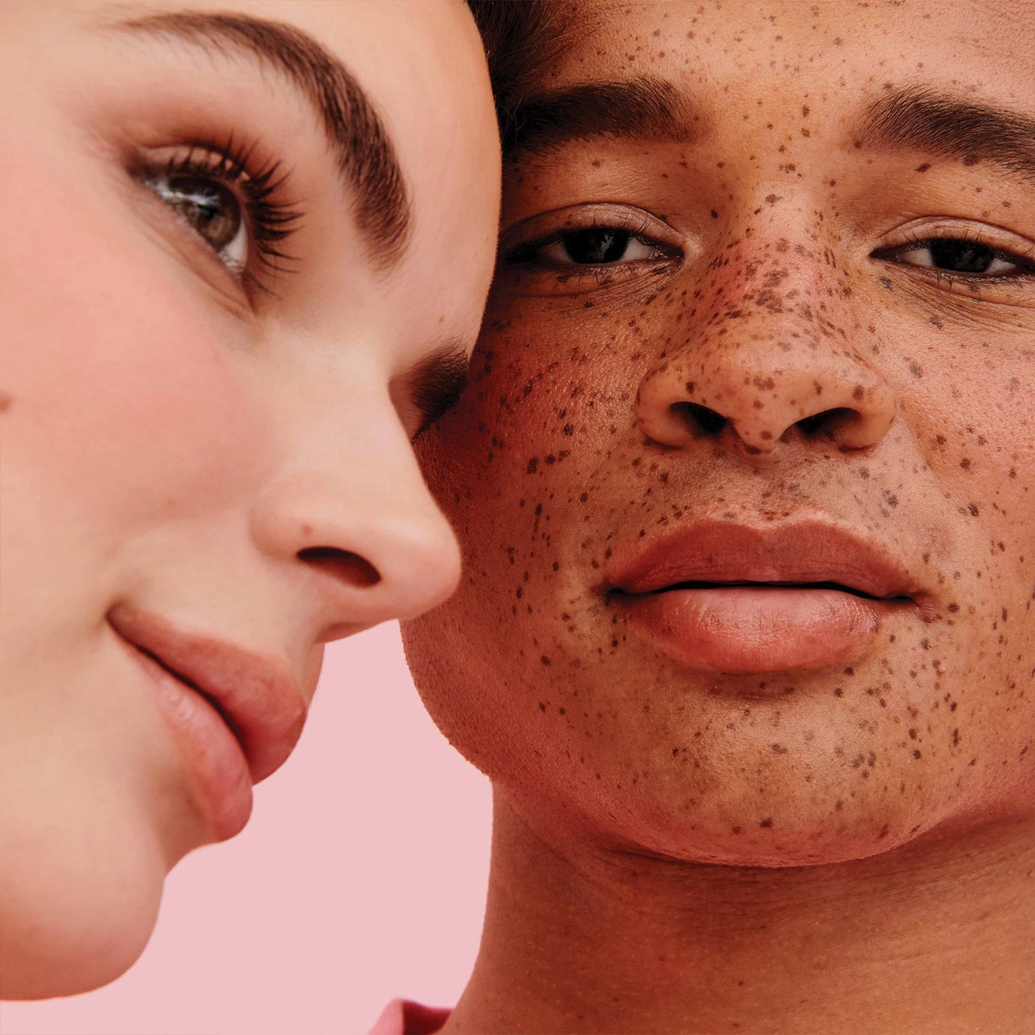 Hoola & WANDERful World Duo Mini Bronzer & Blush Palette 9 Hoola & WANDERful World Duo Mini Bronzer & Blush Palette - Image 9