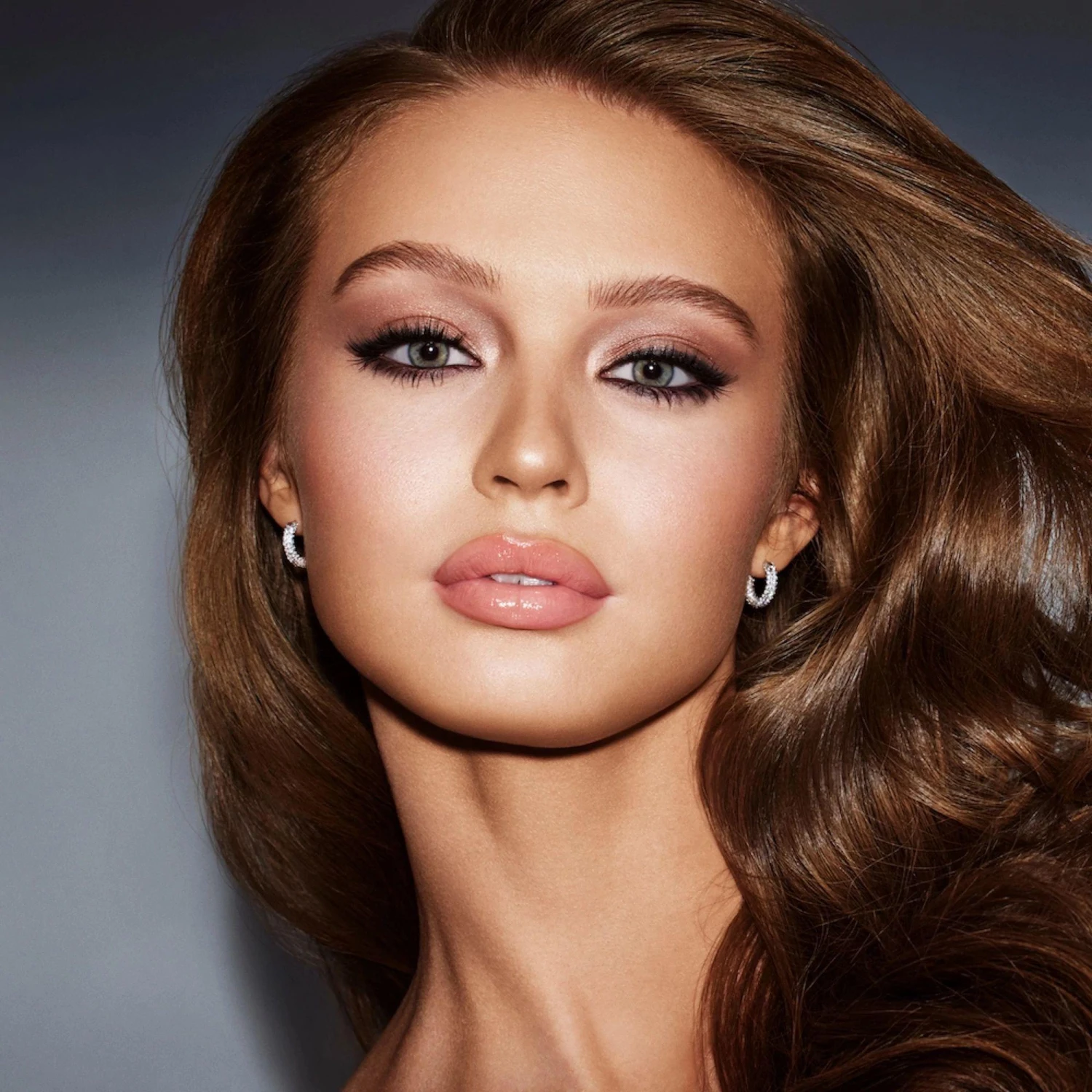 Full-On Satin Lipstick 7 Full-On Satin Lipstick - Image 7