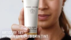 Bobbi Brown Vitamin Enriched Skin Tint SPF 15